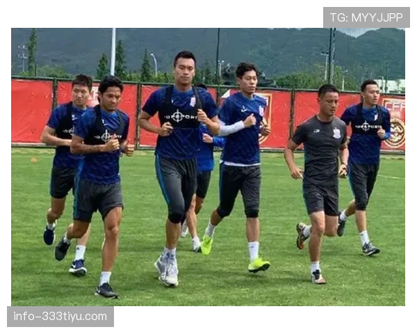 竞技俱乐部近期阵容变化引发战术调整探讨，首战阵容磨合显现关键挑战